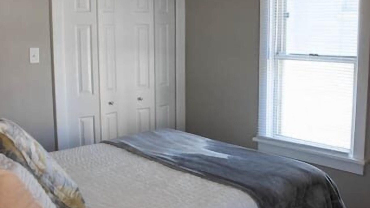 Photo of Bedroom in Akron
