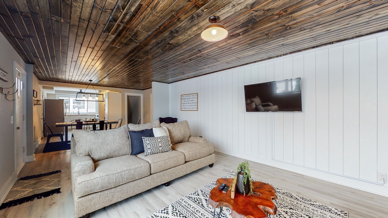 Photo of Livingroom in Canton