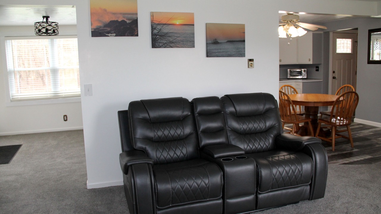 Photo of Livingroom in Beach City
