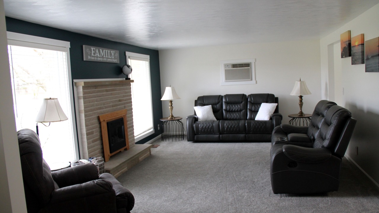 Photo of Livingroom in Beach City
