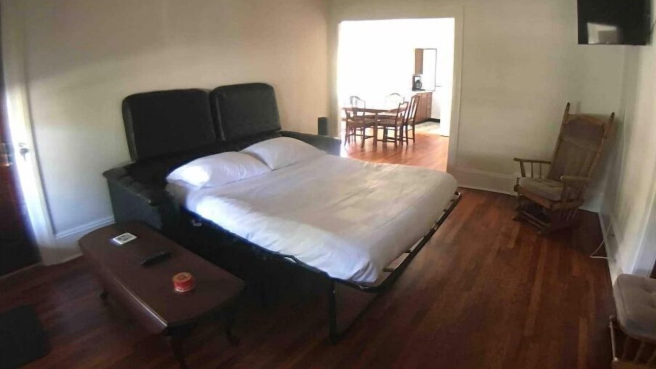 Photo of Bedroom in Detroit - Shoreway