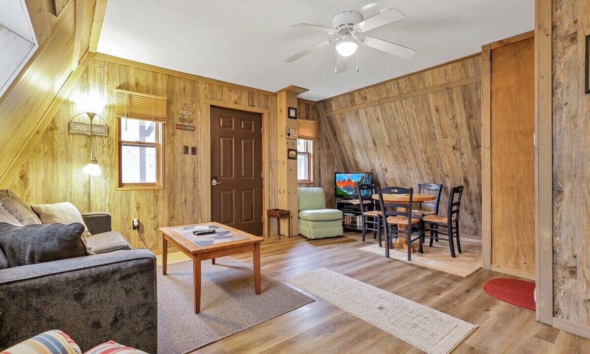 Photo of Livingroom in Rockbridge