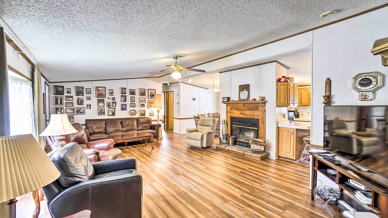 Photo of Livingroom in Sugar Grove