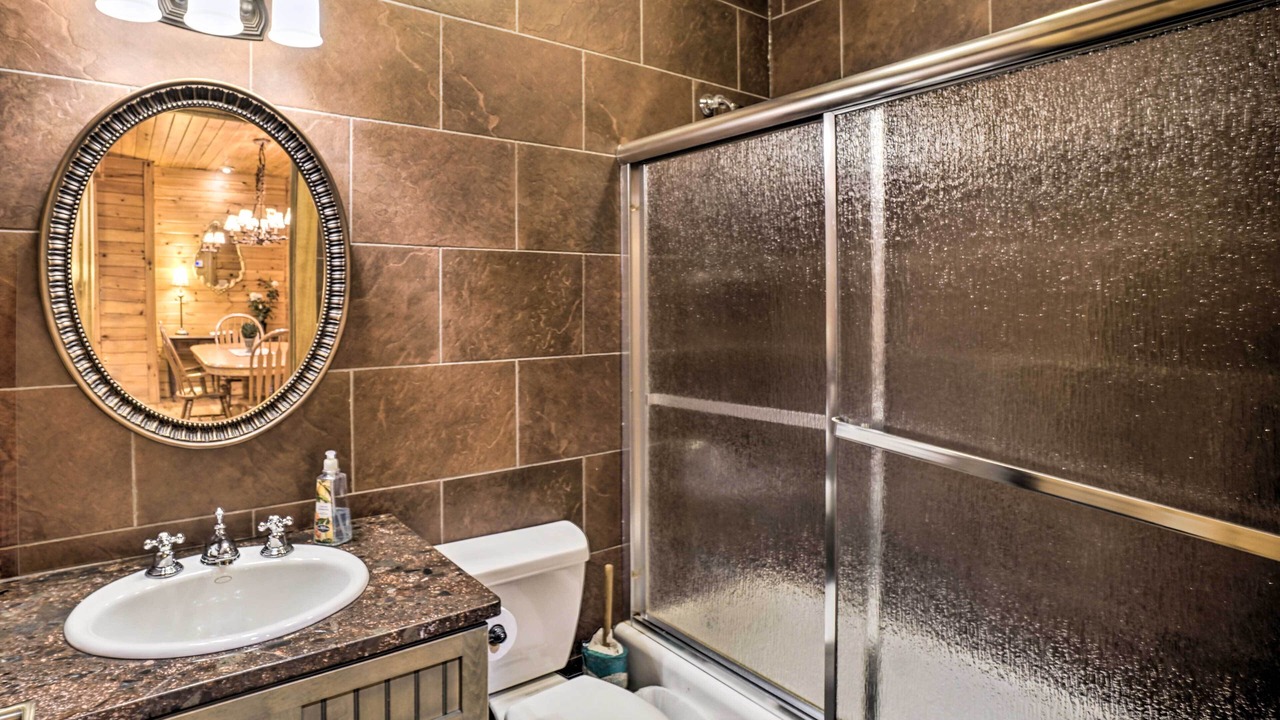 Photo of Bathroom in Walhonding