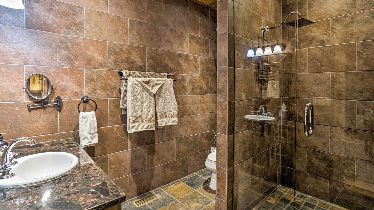 Photo of Bathroom in Walhonding