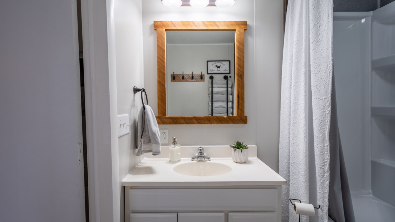 Photo of Bathroom in Winesburg