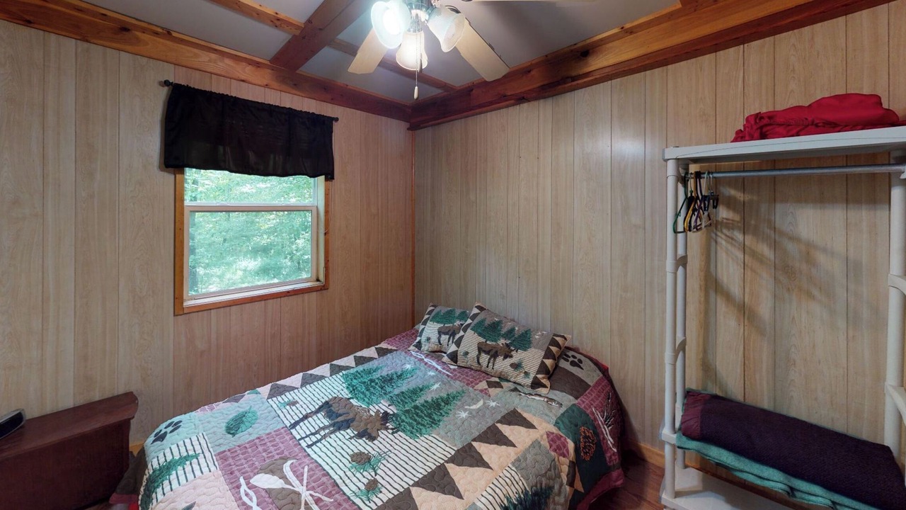 Photo of Bedroom in Nelsonville