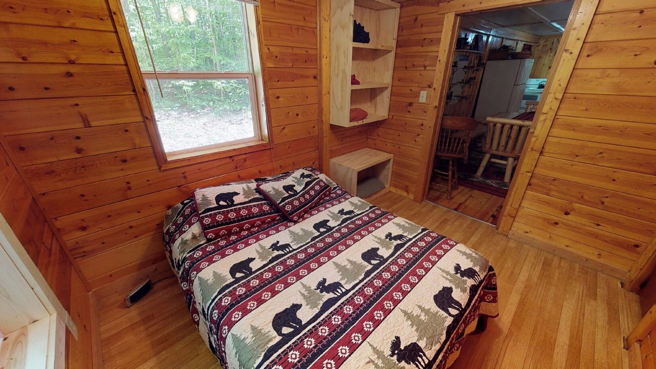 Photo of Bedroom in Nelsonville