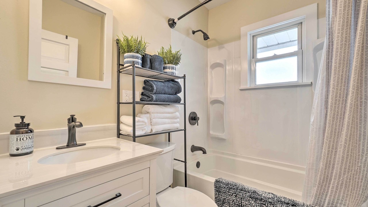 Photo of Bathroom in Downtown Columbus