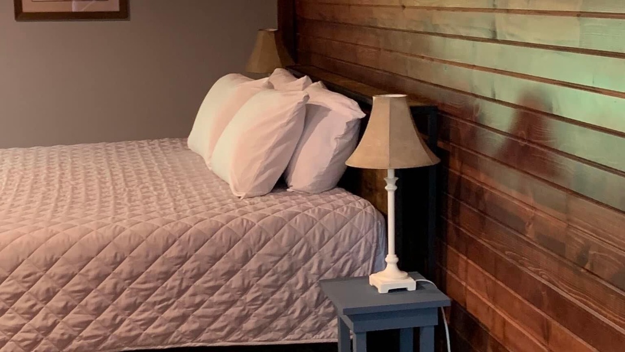 Photo of Bedroom in Apple Creek