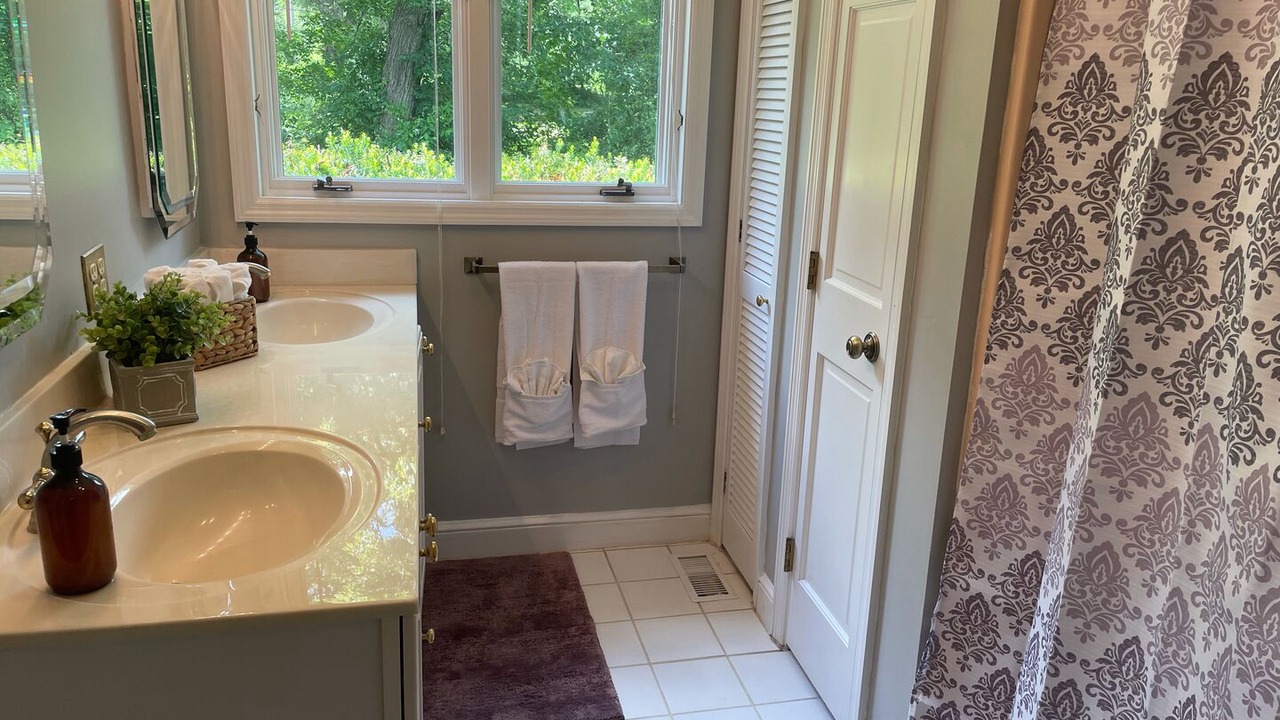 Photo of Bathroom in Albany