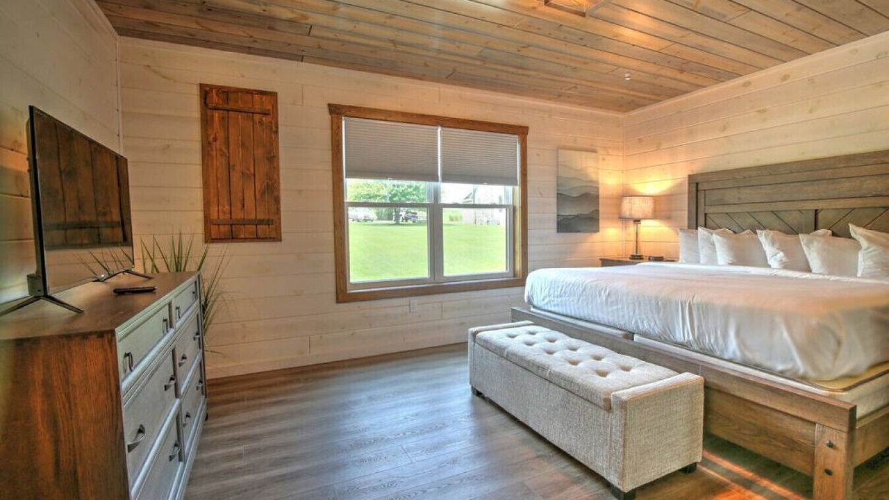 Photo of Bedroom in Millersburg