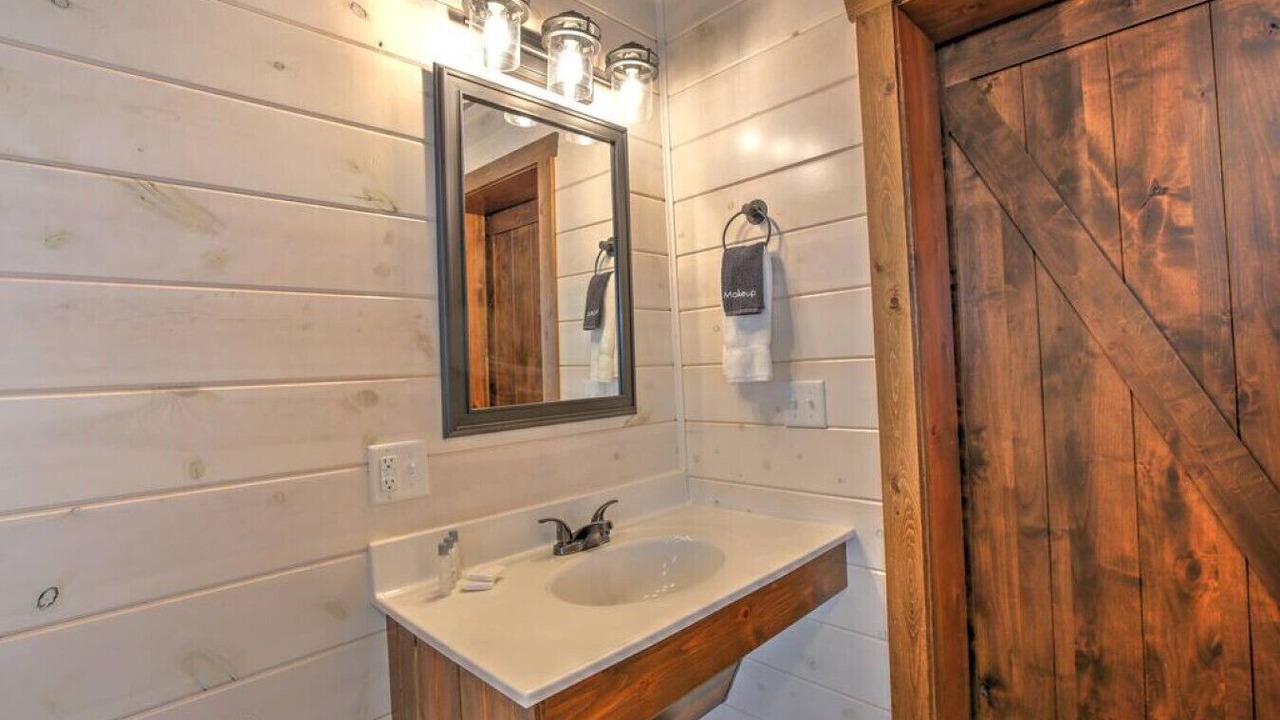 Photo of Bathroom in Millersburg