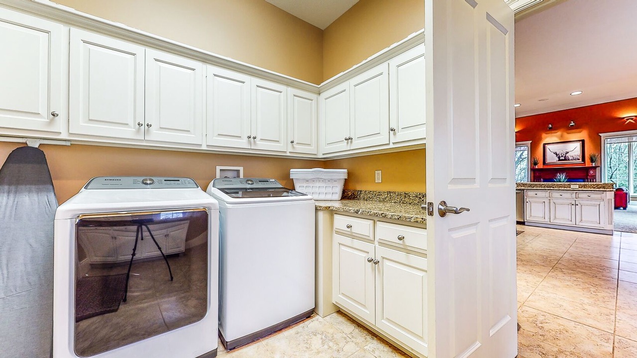 Photo of Bedroom in North Industry