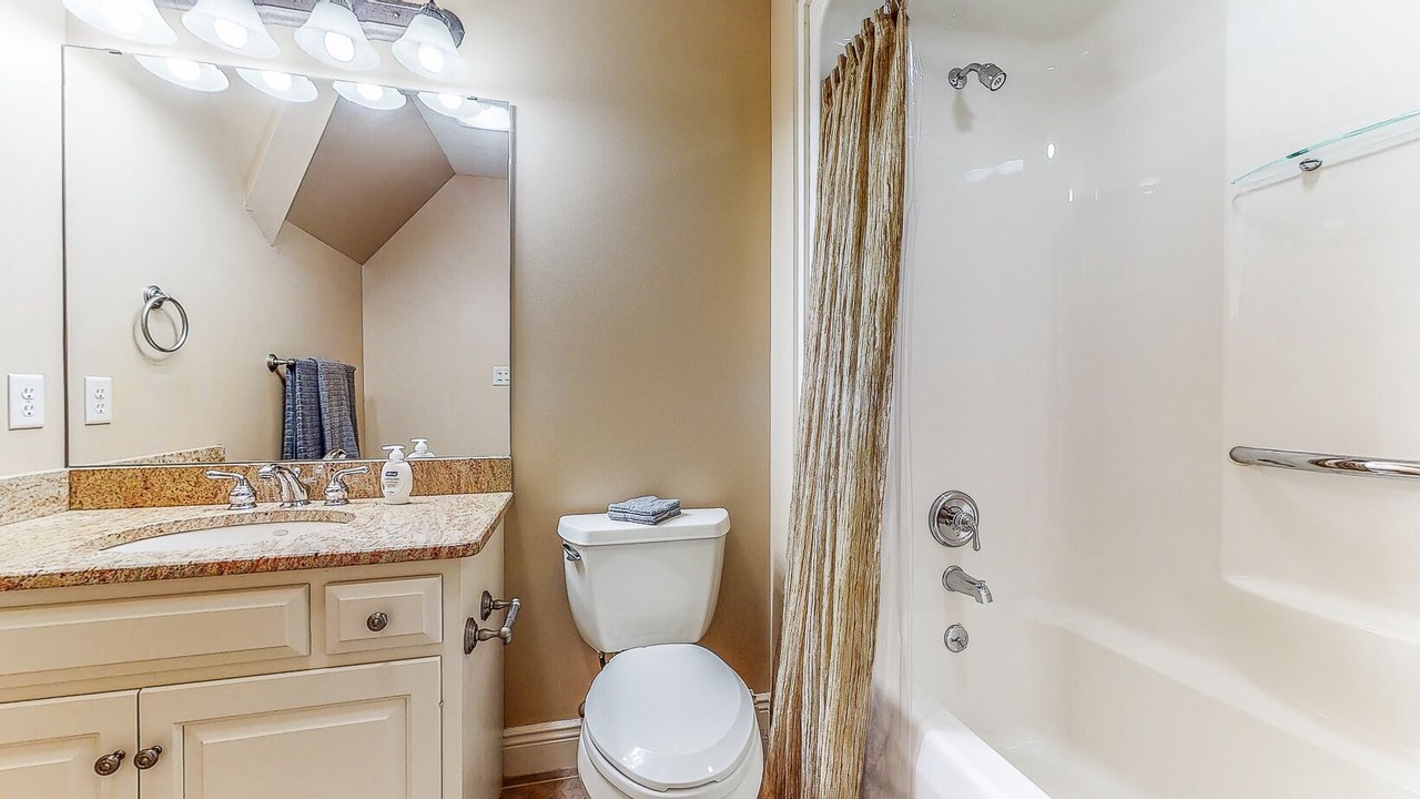 Photo of Bathroom in North Industry