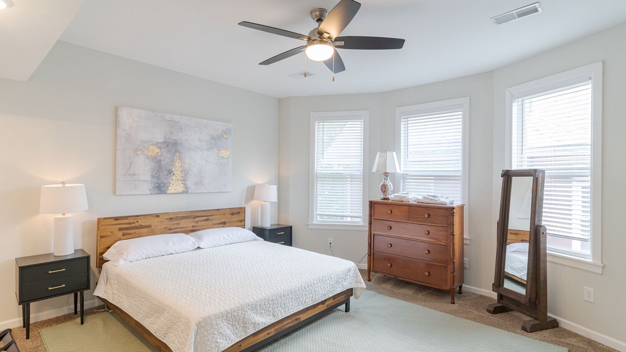 Photo of Bedroom in Mount Auburn