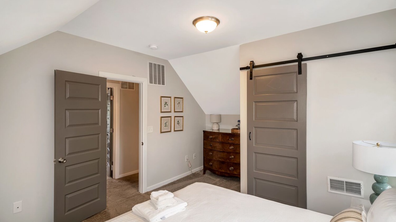 Photo of Bedroom in Mount Auburn
