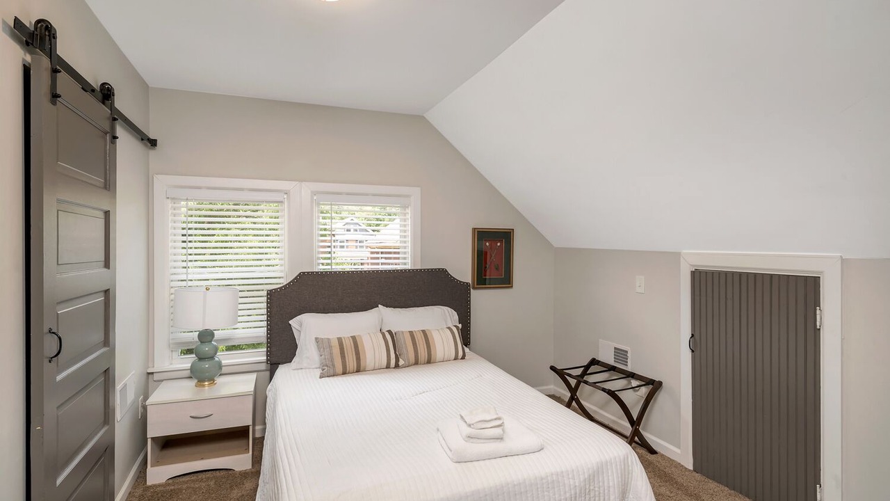 Photo of Bedroom in Mount Auburn