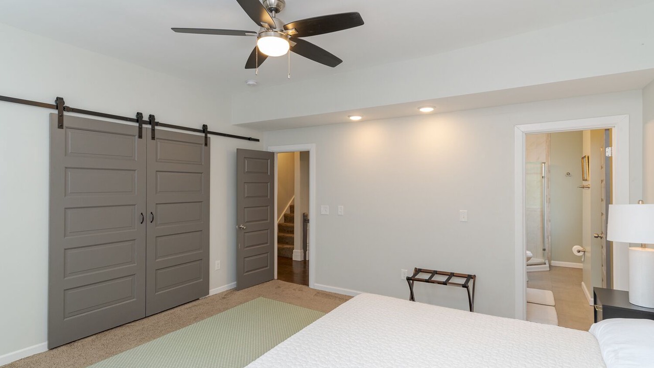 Photo of Bedroom in Mount Auburn