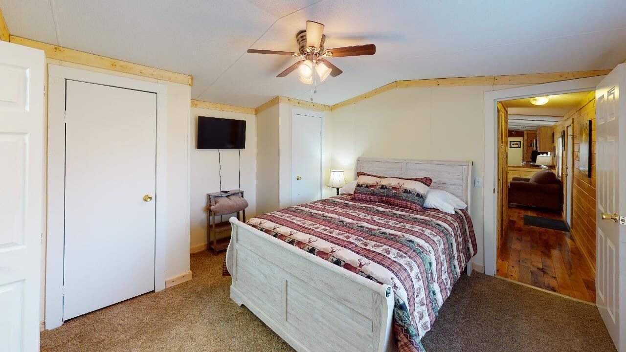 Photo of Bedroom in Nelsonville