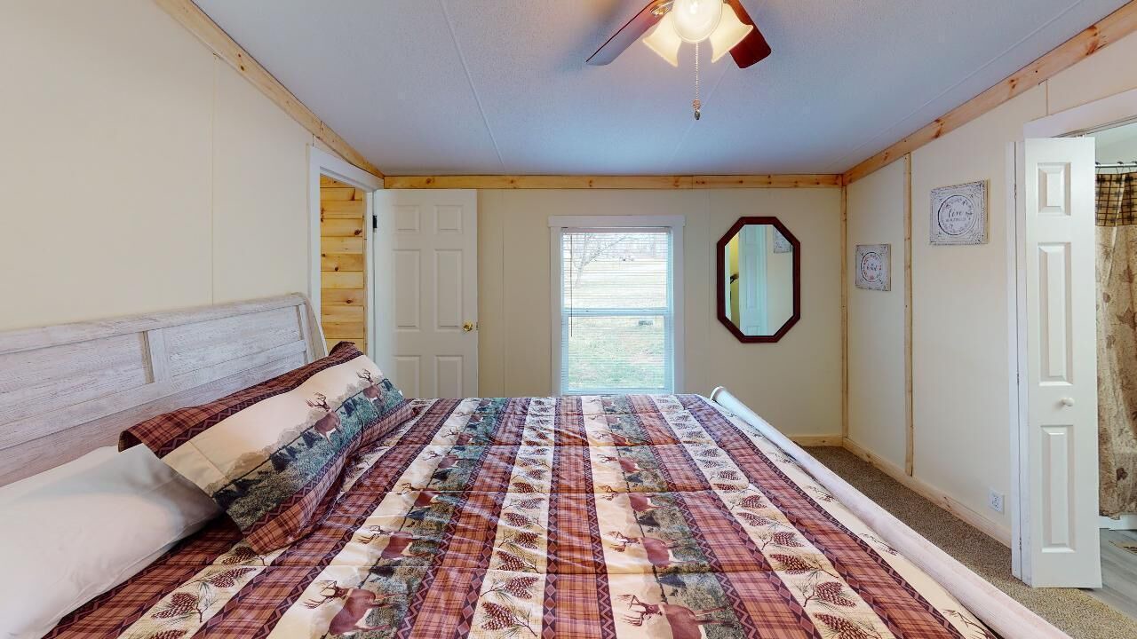Photo of Bedroom in Nelsonville