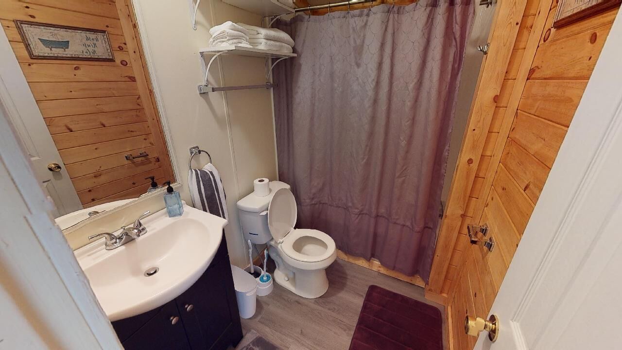 Photo of Bathroom in Nelsonville