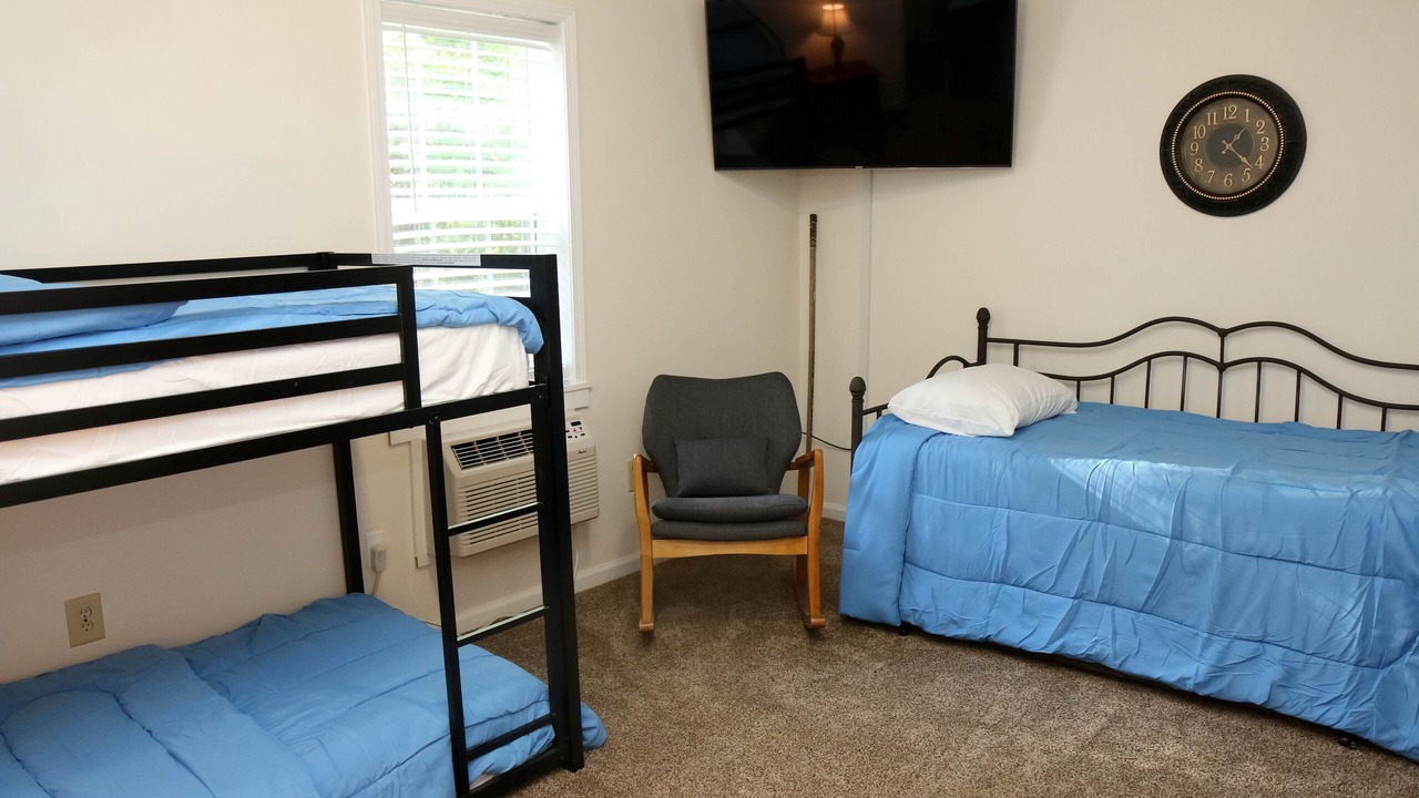 Photo of Bedroom in Nelsonville