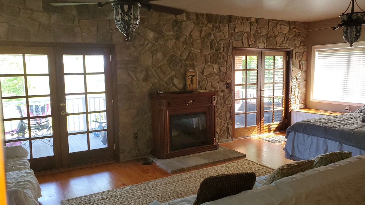 Photo of Bedroom in Senecaville