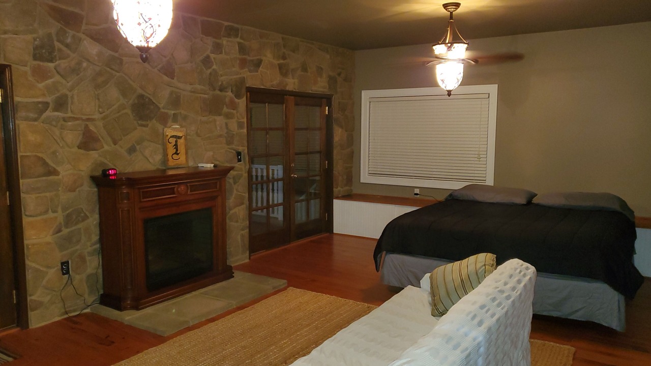 Photo of Bedroom in Senecaville