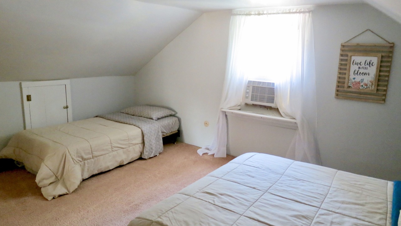 Photo of Bedroom in Nelsonville