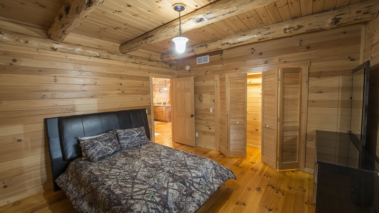 Photo of Bedroom in Sugarcreek