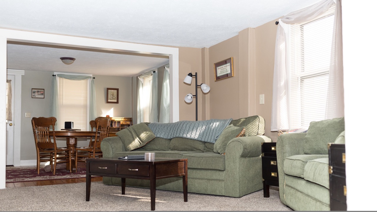 Photo of Livingroom in Chardon
