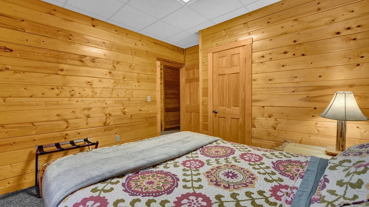 Photo of Bedroom in Sugar Grove