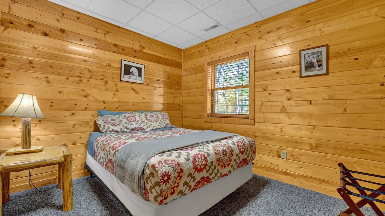 Photo of Bedroom in Sugar Grove