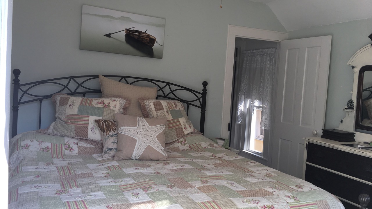 Photo of Bedroom in Lakeside