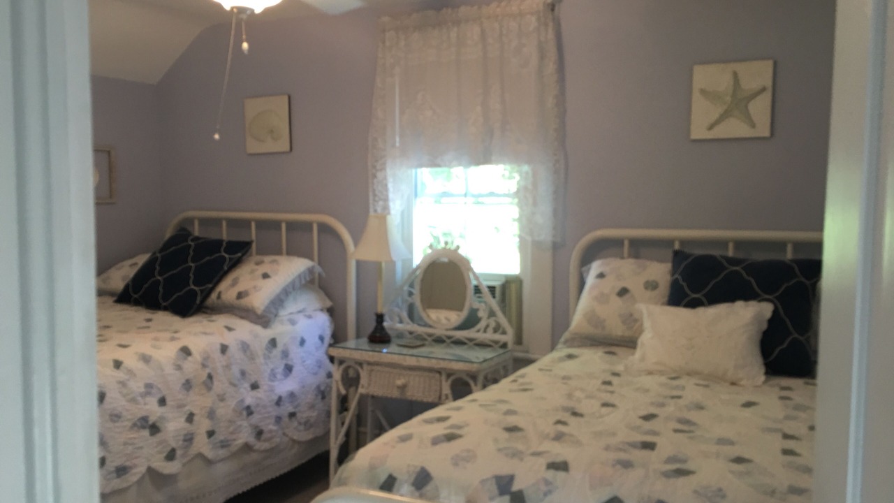 Photo of Bedroom in Lakeside