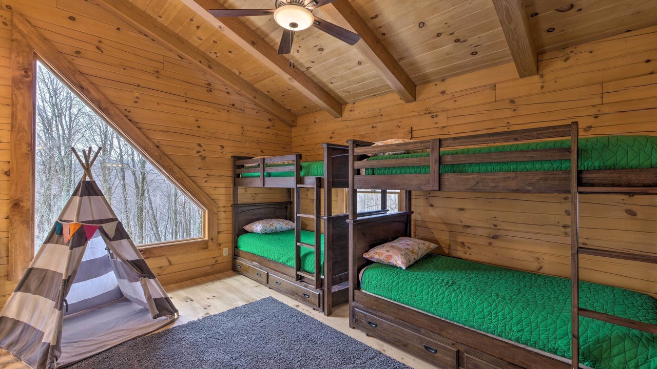 Photo of Bedroom in Bladensburg