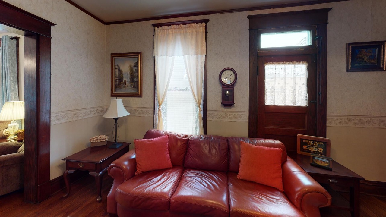 Photo of Livingroom in Nelsonville