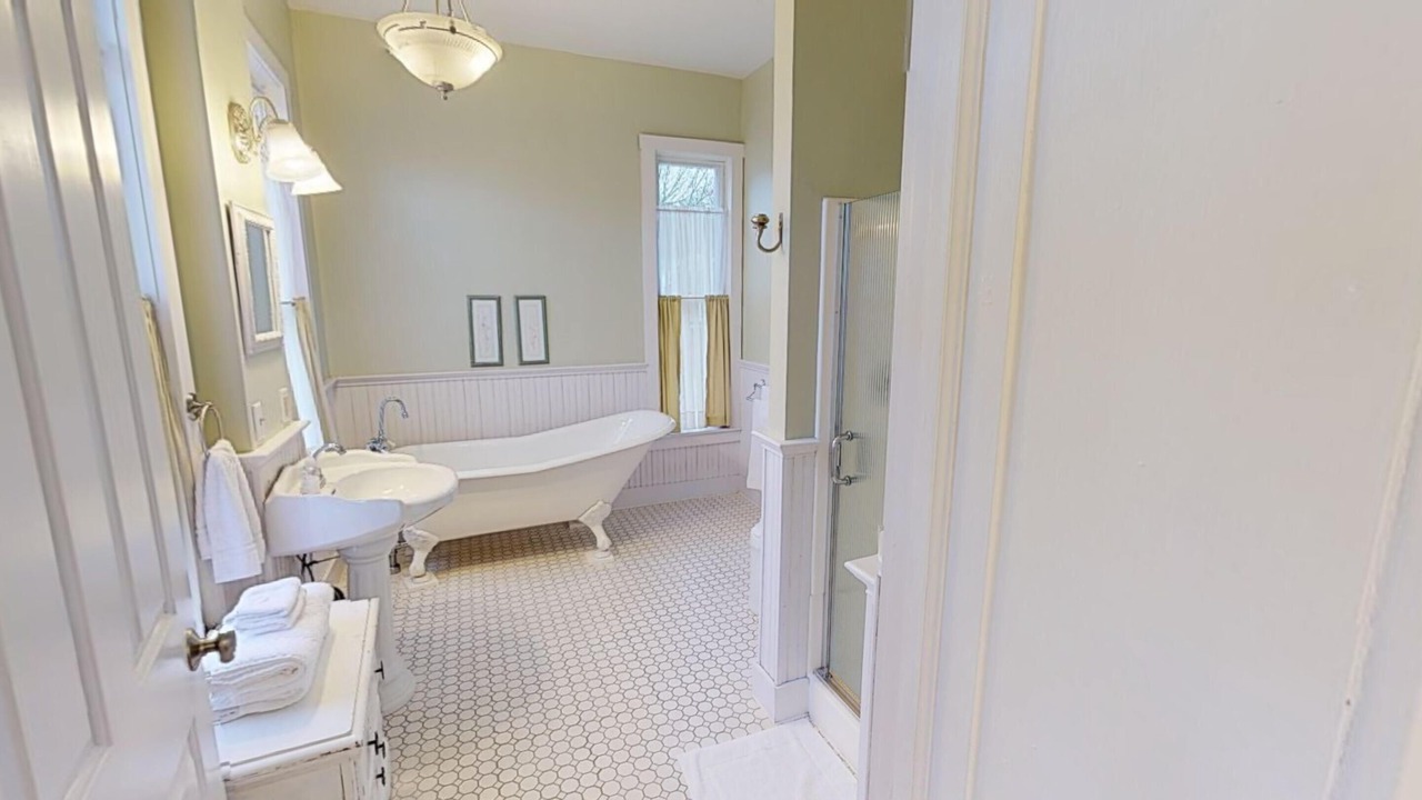 Photo of Bathroom in Nelsonville