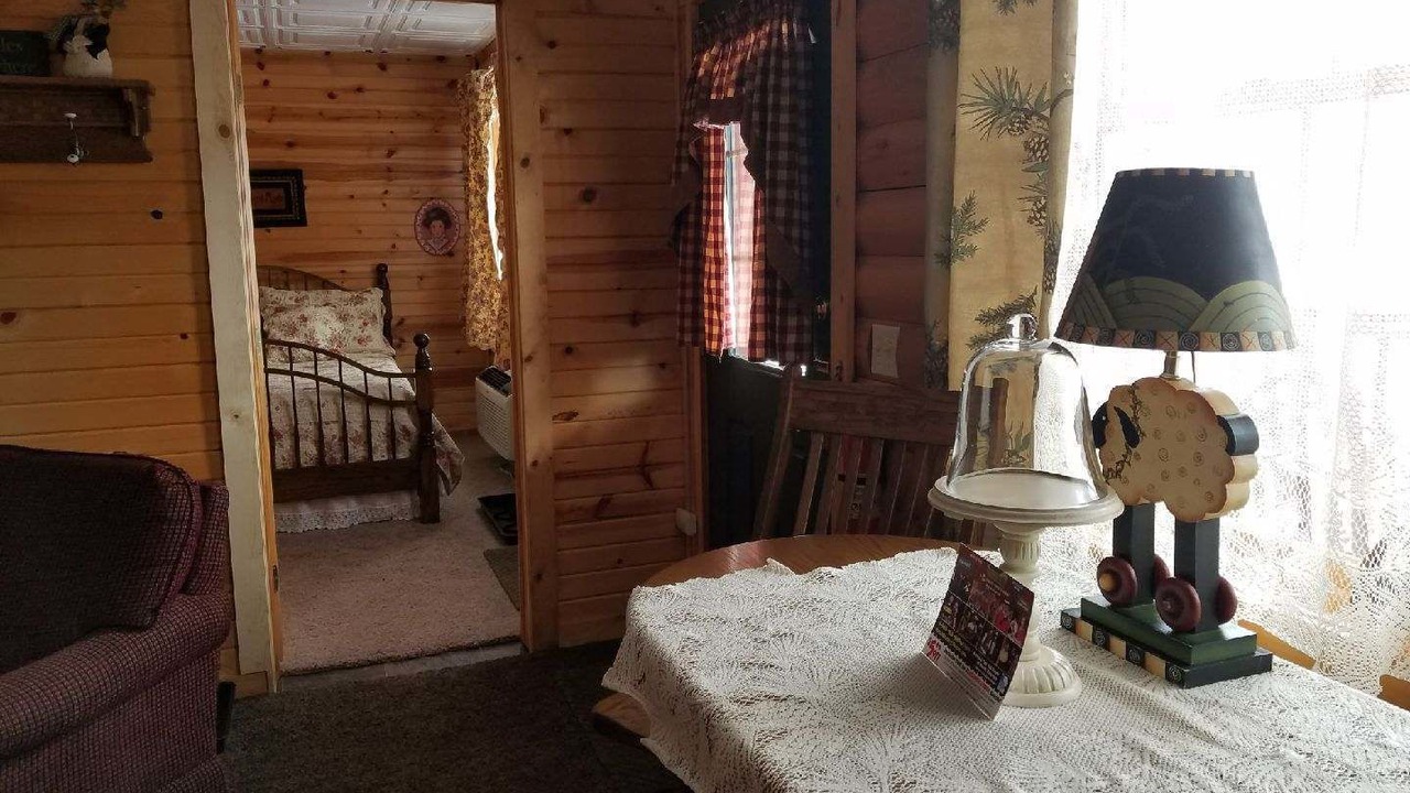 Photo of Livingroom in Millersburg