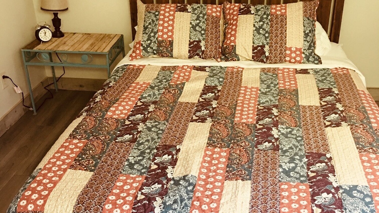 Photo of Bedroom in Nelsonville