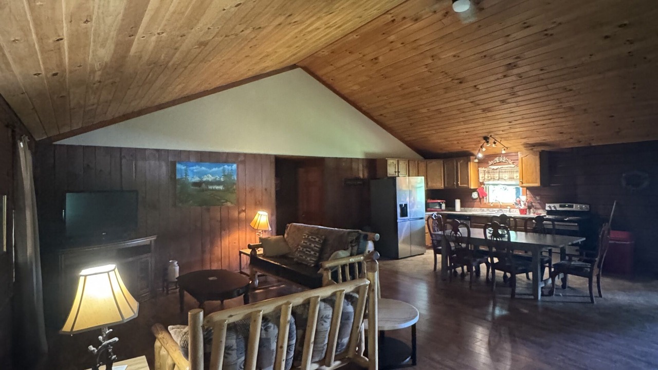 Photo of Livingroom in McArthur