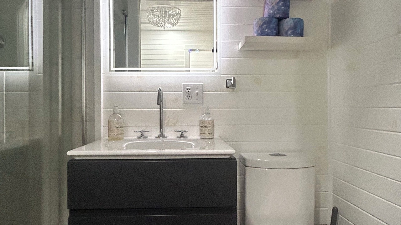 Photo of Bathroom in Senecaville