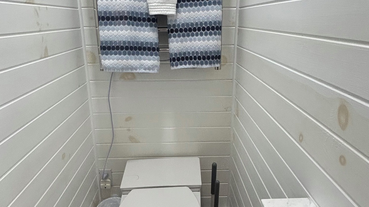 Photo of Bathroom in Senecaville