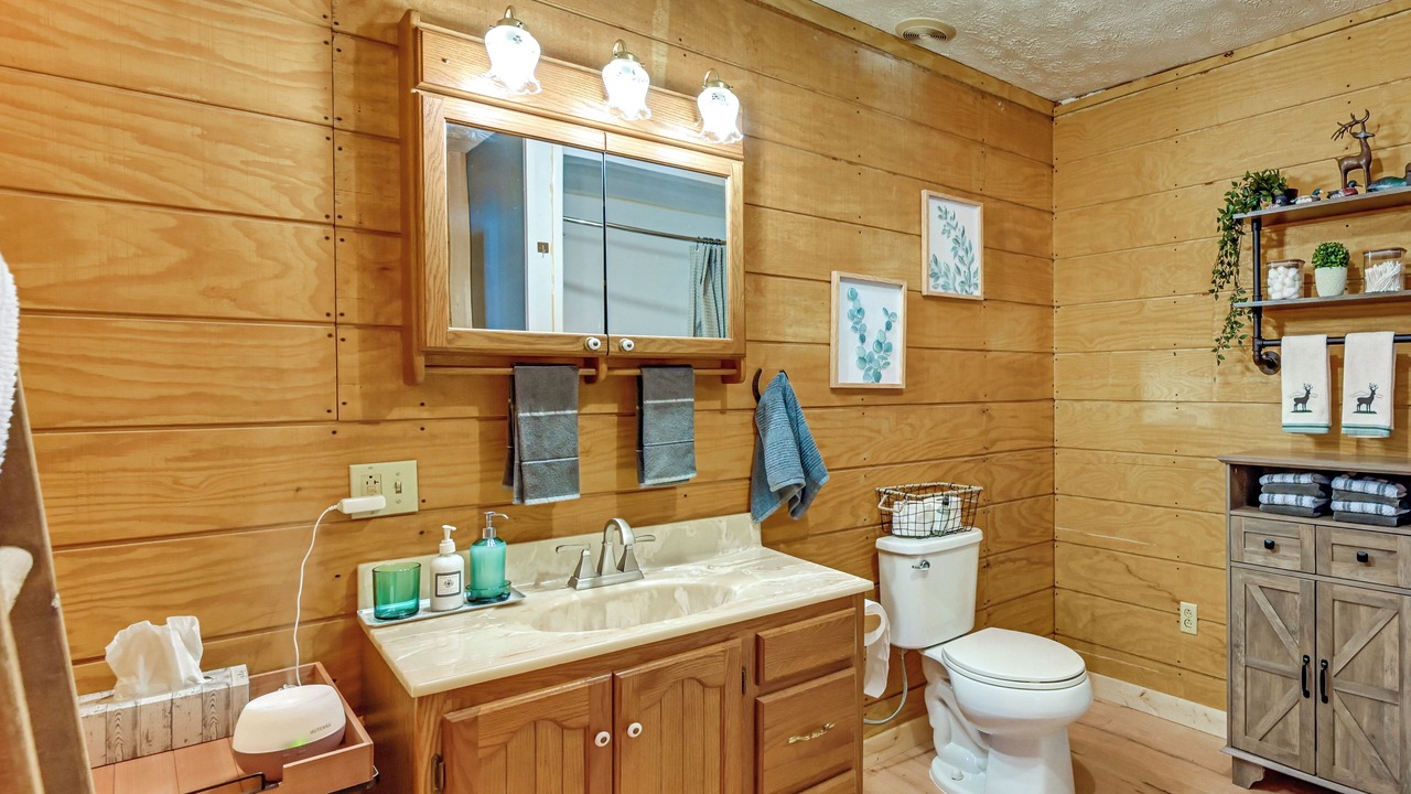 Photo of Bathroom in Sycamore Valley