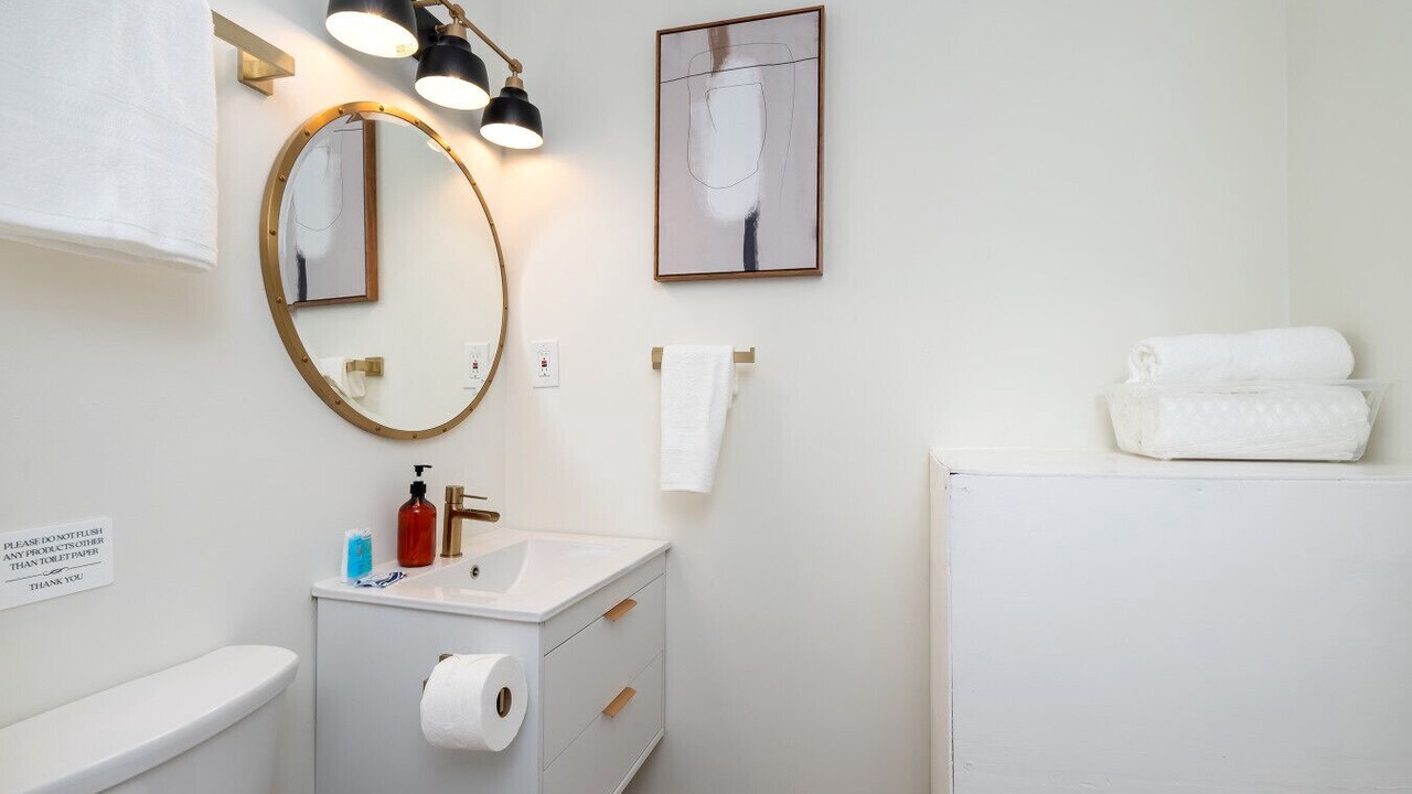 Photo of Bathroom in Downtown Columbus