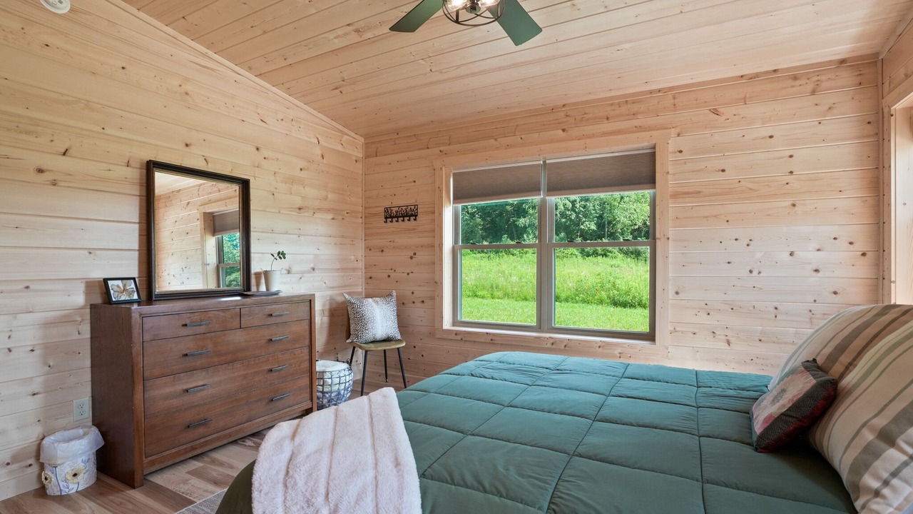 Photo of Bedroom in McArthur