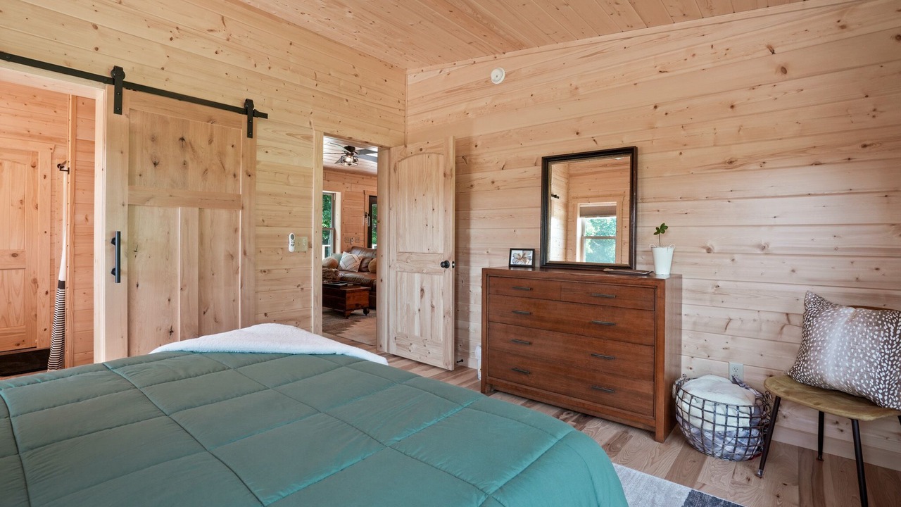 Photo of Bedroom in McArthur