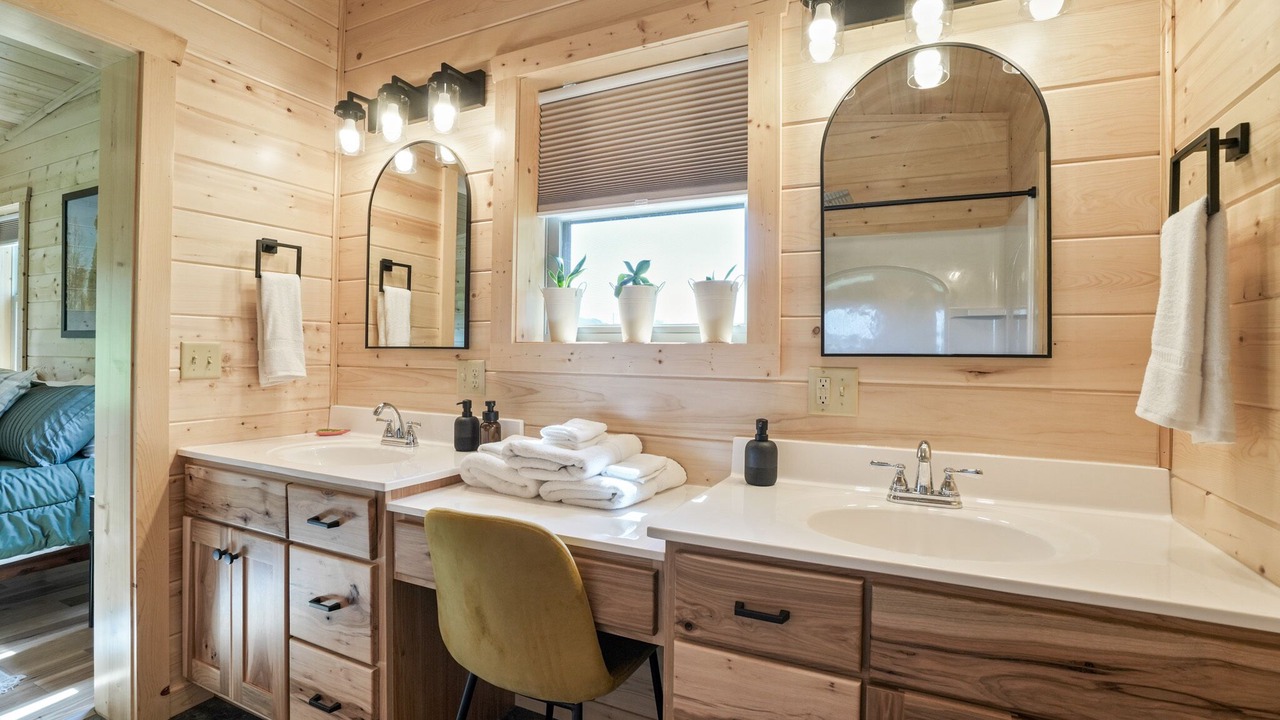 Photo of Bathroom in McArthur