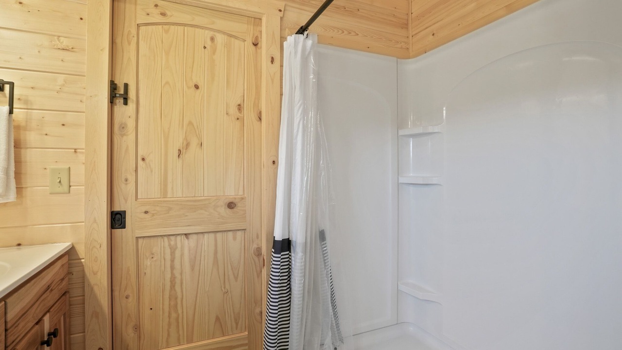 Photo of Bathroom in McArthur